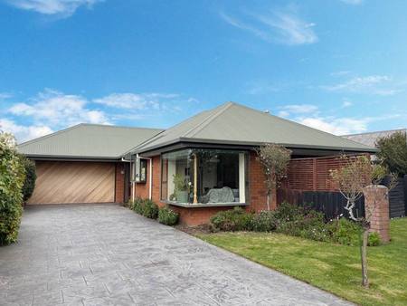 Buy 35 Brigham Dr | $730 weekly in NZ. 35 Brigham Dr | $730 time period - void household home in Halswell, available from 9th July 2026 Set in a quiet, safe, and peaceful