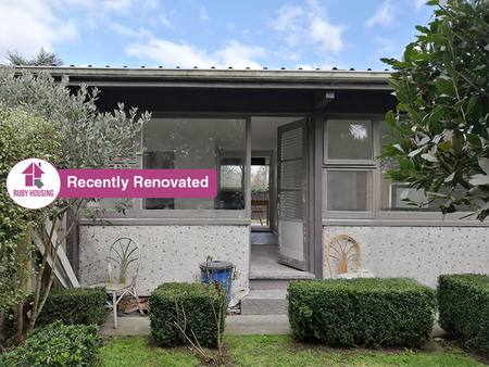 Buy 1/37 Hillier Pl | $415 weekly in NZ. 1/37 Hillier Pl | $415 time period -  well-kept up and ready for you to decision in!  	  wash facilities provided; hot H2O, laundr 