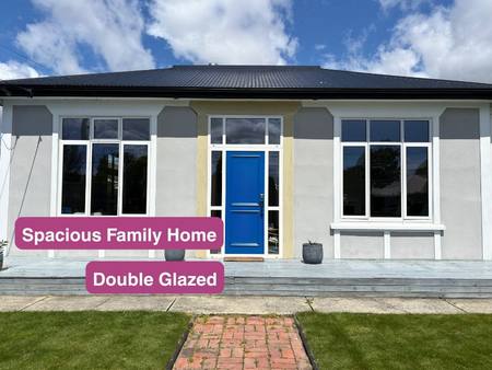 Buy 50 Sheldon St | $650 weekly in NZ. 50 Sheldon St | $650 time period - void broad fictional character home in Woolston, available from 7th April 2026 Woodburner and heat energy p