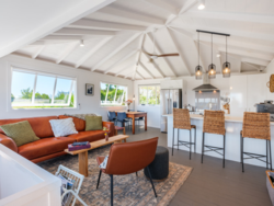 1 Gulf Pl, Palm Beach, Waiheke| $640 weekly